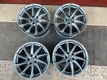 CERCHI ALFA GIULIA 18 POLLICI usati doppia misura