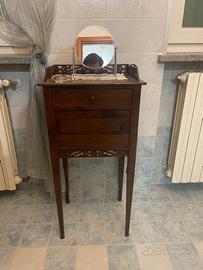 Mobiletto con cassetto