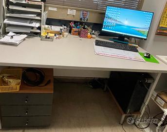 SCRIVANIA MODERNA PERFETTA PER SMART WORKING