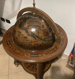 Mappamondo bar con rotelle vintage