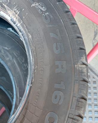 n.4 gomme  furgone/camper continental  225 75 R16