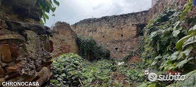 Massa San Giorgio,economico rudere più corte