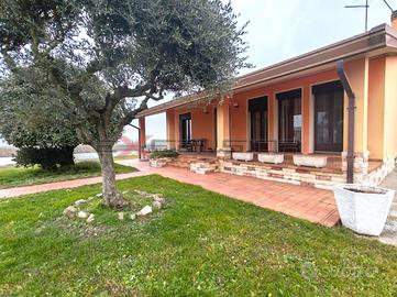 CAVARZERE - CASA ACCOSTATA CON GIARDINO