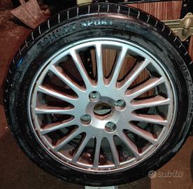 4  Gomme e cerchi in lega Volvo V40 205 / 50Z R16
