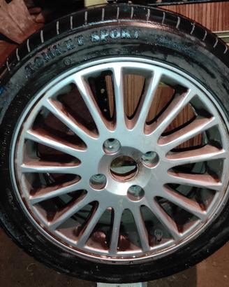 4  Gomme e cerchi in lega Volvo V40 205 / 50Z R16