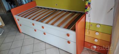 Letto con cassettoni 
