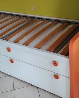 Letto con cassettoni 