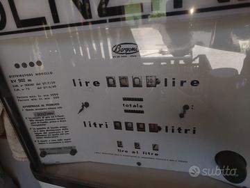 distributore  benzina  anni 60..