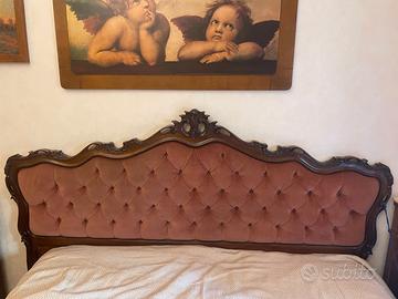Testiera letto legno e velluto capitonné