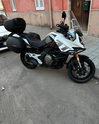 CF MOTO 650 MT