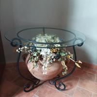 Tavolino con anfora