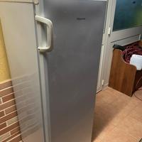 Congelatore verticale a cassetti BEKO