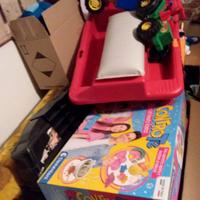 Scatoloni pieni di giochi usati
