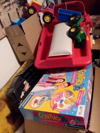 Scatoloni pieni di giochi usati