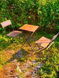 Sedie e tavolino da giardino