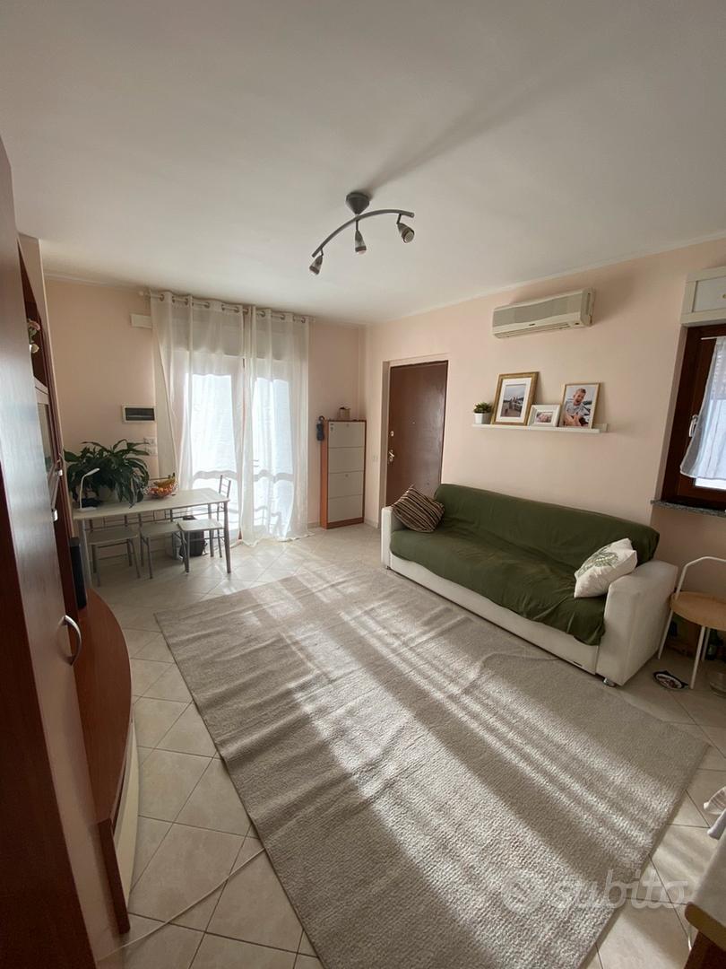 Appartamento con terrazzo in via Guido Rosato - Vista 3