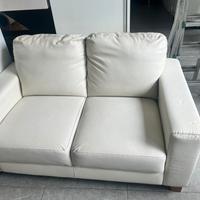 Divano in pelle bianca