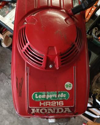 motore Honda HR216 con avviamento elettrico.