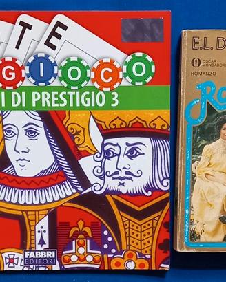 libro e libretto gioco carte