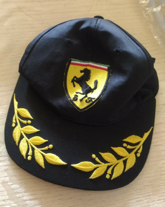 Cappello Ferrari