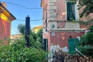 VILLA SINGOLA A LA SPEZIA