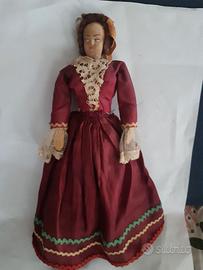 Antica bambola di tessuto