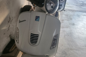 Vespa bianca 300 Piaggio