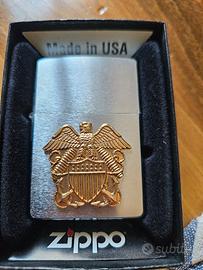 Zippo originale 2000 Satin Chrome con stemma dorat