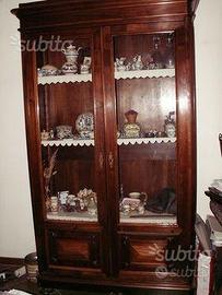 Mobile della metà del 1800