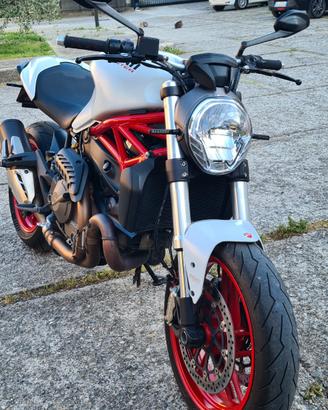 Ducati Monster 821 