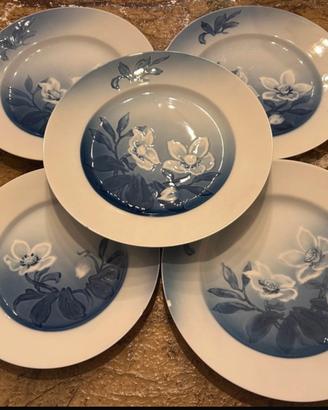 Bing & Grøndhal Christmas Rose dinner plates