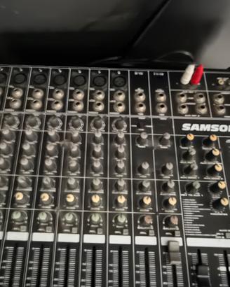 Mixer e casse impianto audio completo
