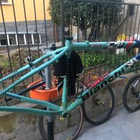 Telaio e guarnitura bianchi vintage tycoon5000 mtb