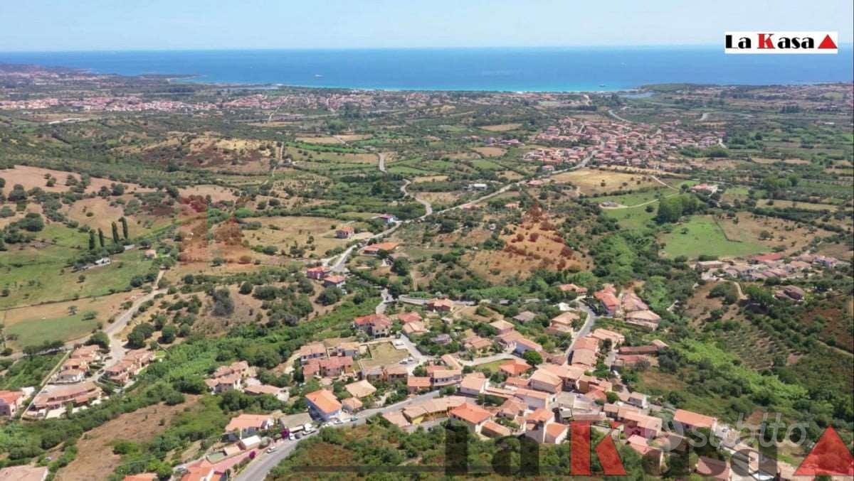 Casa singola con vista mare composta da 2 trilocal - Altro