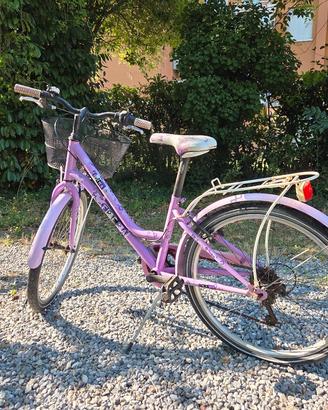 Bicicletta lilla da bambina