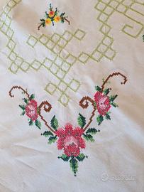 Tovaglia vintage ricamata a mano