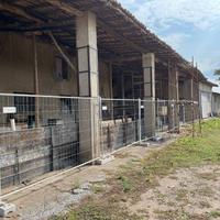 Rustico indipendente con magazzini e giardino a Lo