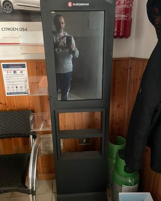 Totem  schermo tv