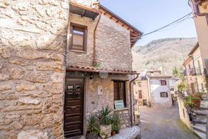 CASA SEMINDIPENDENTE A CANTALICE