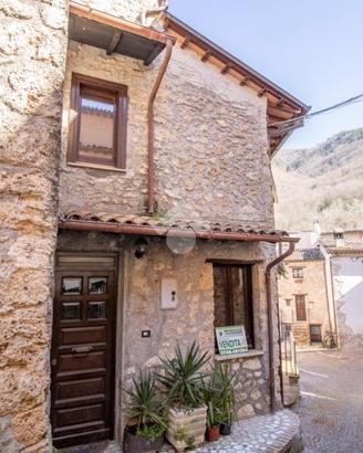 CASA SEMINDIPENDENTE A CANTALICE