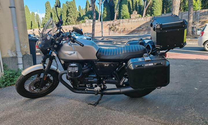 Moto Guzzi V7 III Rough 2019