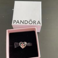 Pandora Disney Charm Il Bacio di Mickey e Minnie