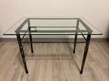 Tavolo da caffè in ferro battuto e vetro temperato