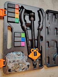 RIVETTATRICE PER INSERTI FILETTATI