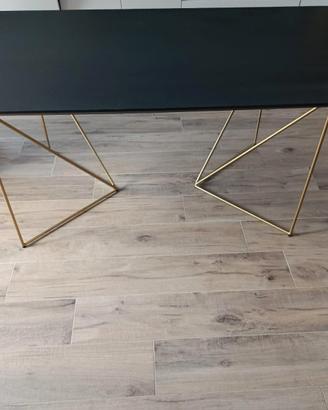 Tavolo nero con gambe oro 197 cm Maisons du Monde