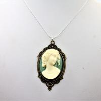 Splendido collier ciondolo cammeo