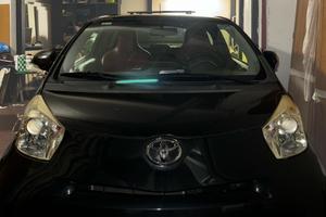 Toyota IQ nera, 2010, 100.000 km -
