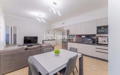 TRILOCALE RISTRUTTURATO ZONA CENTRALE