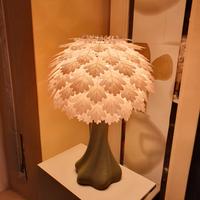 lampada pianta ad albero con foglie quercia