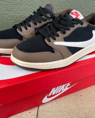 2 scarpe nike travis scott nuove